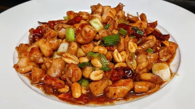 Kung Pao Chicken (w.peanuts)